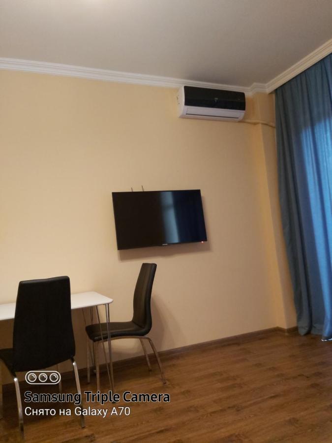 2-Х Комнатная Квартира На Берегу Моря Колхида Batumi Exterior photo