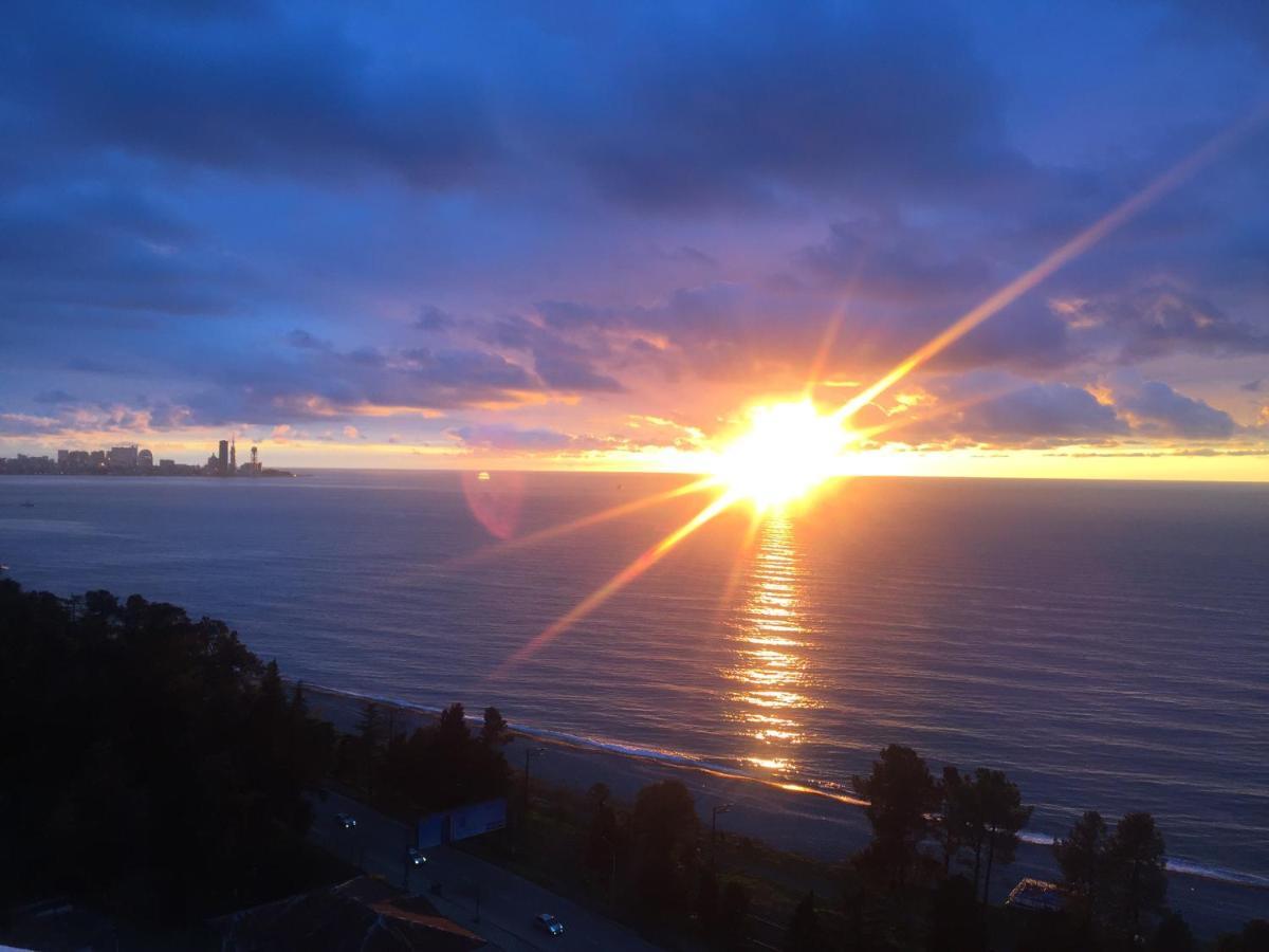 2-Х Комнатная Квартира На Берегу Моря Колхида Batumi Exterior photo