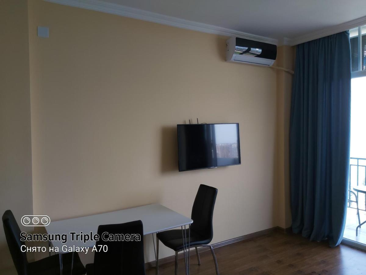 2-Х Комнатная Квартира На Берегу Моря Колхида Batumi Exterior photo