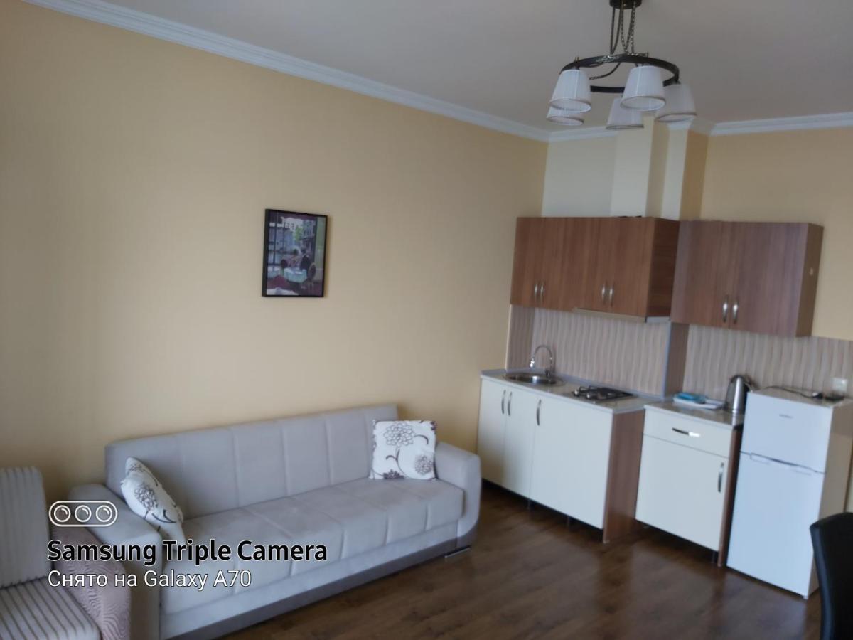 2-Х Комнатная Квартира На Берегу Моря Колхида Batumi Exterior photo
