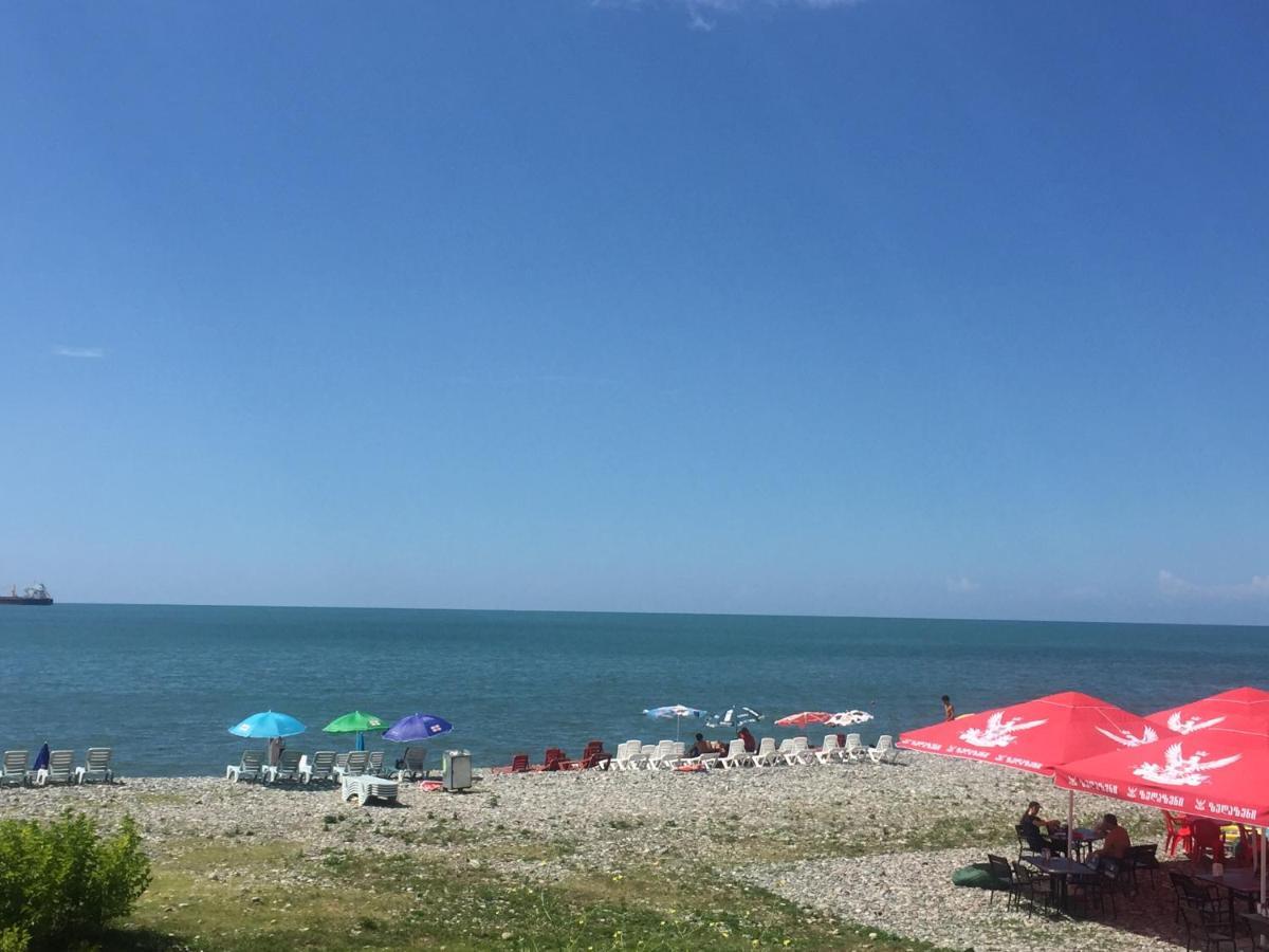 2-Х Комнатная Квартира На Берегу Моря Колхида Batumi Exterior photo
