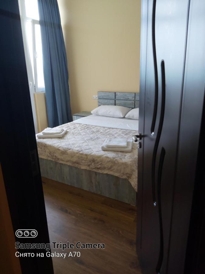 2-Х Комнатная Квартира На Берегу Моря Колхида Batumi Exterior photo
